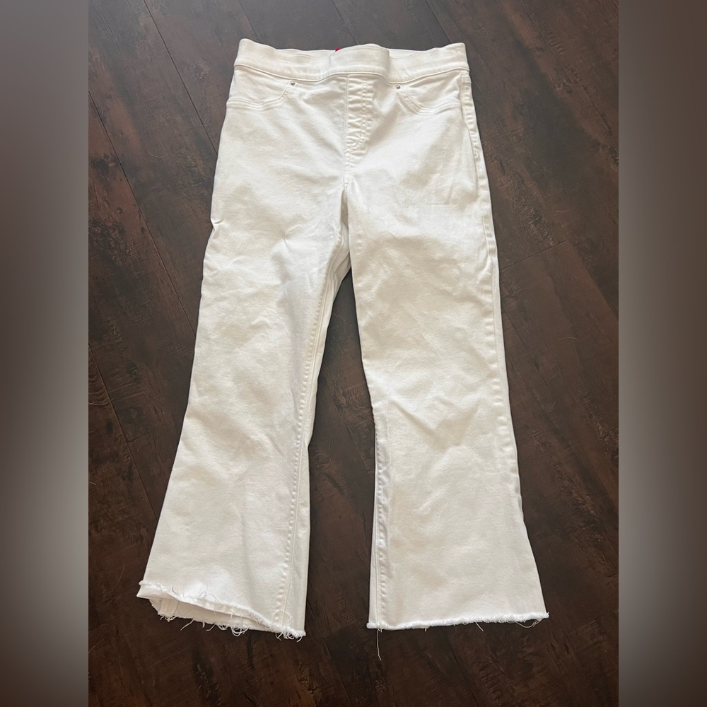 Spanx crisp white pull on jeans. Crop. Flare. Frayed hem. ( Size Large )